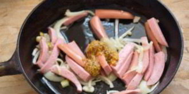 Рецепт жареных сосисок