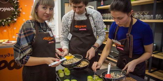 Рецепт рулетиков из цукини с жульеном