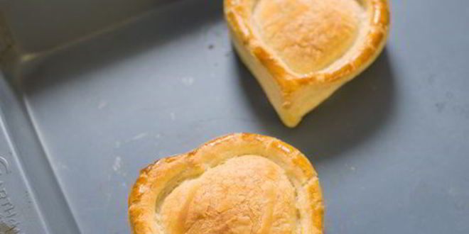 Рецепт слоеных сердечек с жюльеном из креветок