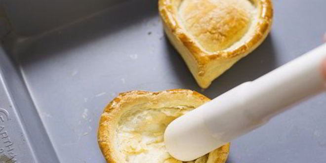 Рецепт слоеных сердечек с жюльеном из креветок