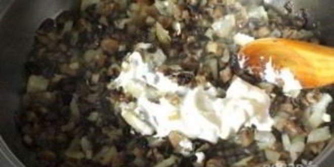 Рецепт сытного жульена в булочке