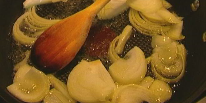 Рецепт жульена с куриной печенью и грибами