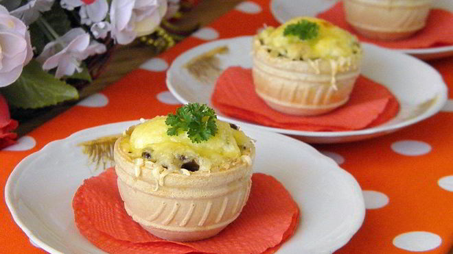 Рецепт жульена в тарталетках с грибами и курицей