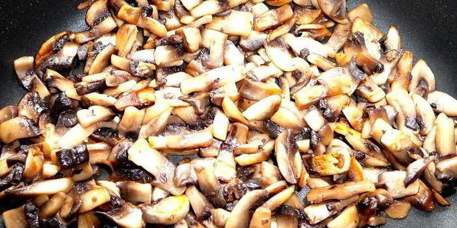 Рецепт жюльена с курицей и грибами в булочках