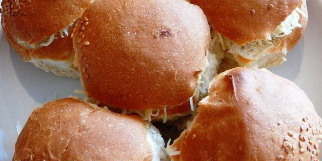 Рецепт жюльена с курицей и грибами в булочках